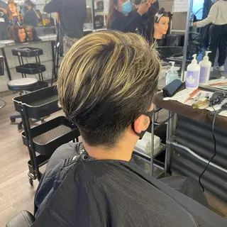 カラー メンズ 難波 千夏のヘアスタイル