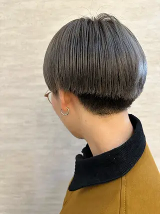 ショート カラー newi まーぼーのヘアスタイル