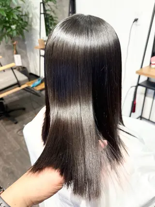 セミロング salon de UNiC所属・岩田 峻佑のヘアスタイル