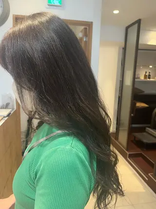 カラー 安達 葵のヘアスタイル