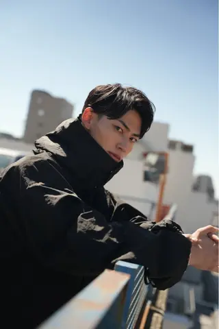 ショート メンズ スパイキーショート パーマ　具志堅　太志のヘアスタイル