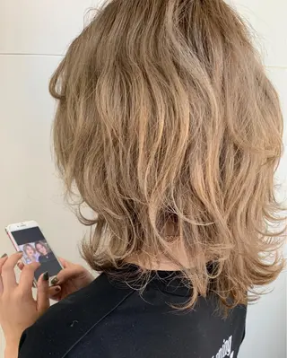 ミディアム u n aのヘアスタイル