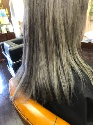 セミロング カラー 桧山 真のヘアスタイル