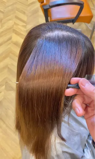 ミディアム 40〜60代の エイジング矯正/澤田のヘアスタイル