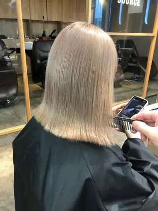 ミディアム 顔タイプ診断®︎ ハイトーンカラーのヘアスタイル