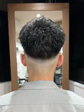 ショート パーマ メンズ メンズカット✂️ スキンフェード伊藤陸のヘアスタイル