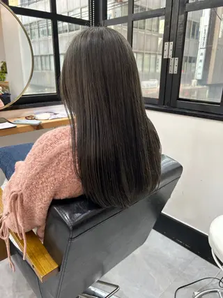 ロング カラー CARICIA 白木 由里加のヘアスタイル