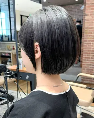 ショート カラー 💍新宿ショート 💍岩田莉奈のヘアスタイル