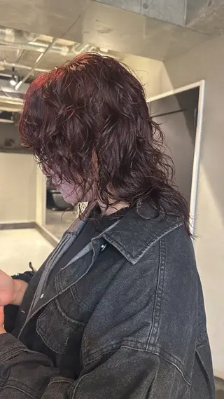 ミディアム 鎌田健/ パーマ/レイヤーのヘアスタイル