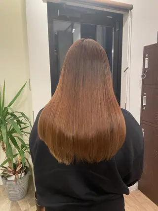 ロング CAROS　atelier所属・安倍 辰哉のヘアスタイル