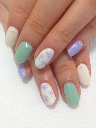 ネイル nail atelier new moon所属・森 貴子のネイルデザイン
