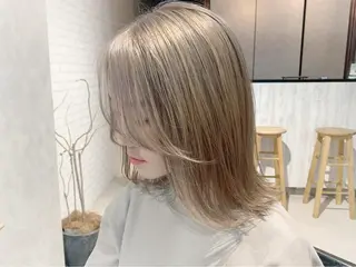 ミディアム カラー EMANON天神所属・Hitomi Ezakiのヘアスタイル