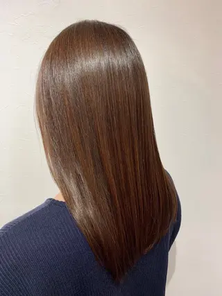 セミロング Hues所属・上村 ダイスケのヘアスタイル