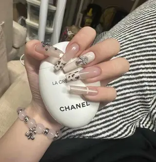 ネイル VIVIAN リサのネイルデザイン