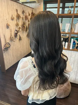 ロング カラー 早坂 さくらのヘアスタイル