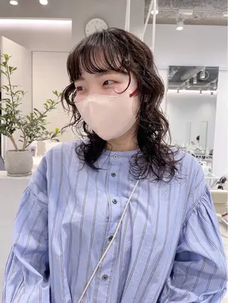 ミディアム パーマ FILMS 綾菜のヘアスタイル