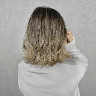 ショート カラー 井本翔太.髪質改善. ベージュ.グレージュのヘアスタイル