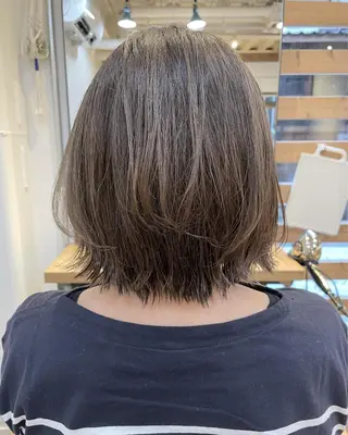 ショート カラー あずまぐち めぐみのヘアスタイル