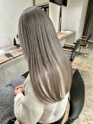 ロング カラー ✨艶ブリーチカラー ✨四ノ宮裕己のヘアスタイル