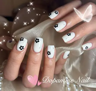 ネイル Dopamine nail 新人のネイルデザイン