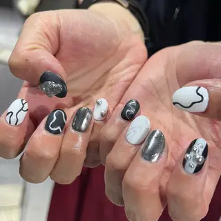 ネイル 🪐富島彩夏 /海外nail🪐のネイルデザイン