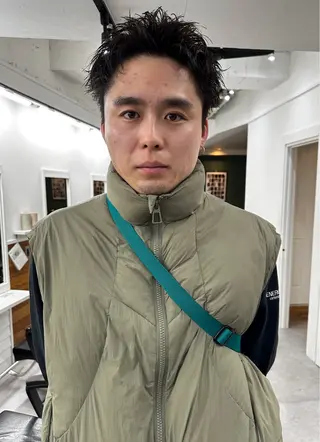 ショート メンズ スパイキーショート ハイトーンHYUGAのヘアスタイル