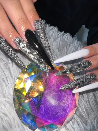 ネイル シェヌネイル JURAのネイルデザイン