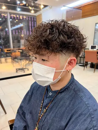 ショート パーマ メンズ メンズカット曲がる 縮毛矯正佐々木タクマのヘアスタイル