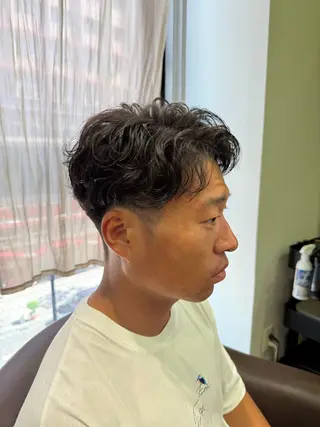ショート パーマ メンズ 溝口 槙里也のヘアスタイル