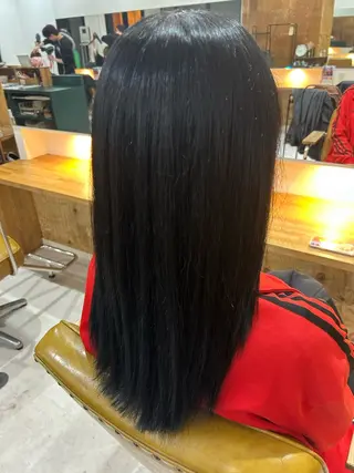 カラー 岡部 花桜のヘアスタイル