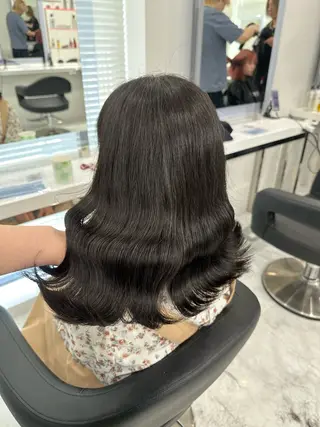 ミディアム カラー EARTH日吉店所属・🌼リナ🌼赤み消し オリーブ/ブラウンのヘアスタイル