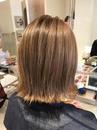 ショート ミルクティーベージュ 山本勝志のヘアスタイル