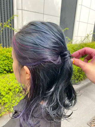 カラー 梅田ハイトーン チダ ヒナノのヘアスタイル