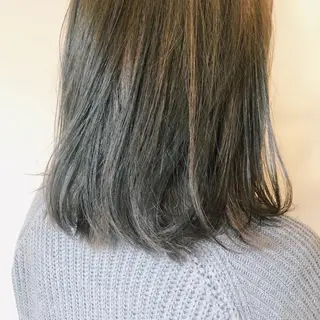 ミディアム カラー 吉川 愛美李のヘアスタイル