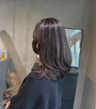 ミディアム morrow by suntown所属・💙AKANE ハイライトカラー💙のヘアスタイル