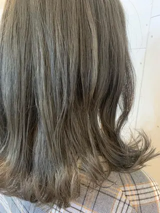 セミロング RINKA 琳茄のヘアスタイル