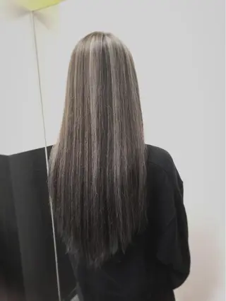 ロング 韓国カラー/エクステ carryのヘアスタイル