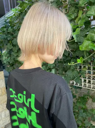 ショート カラー ココテラス所属・小谷 梨奈のヘアスタイル