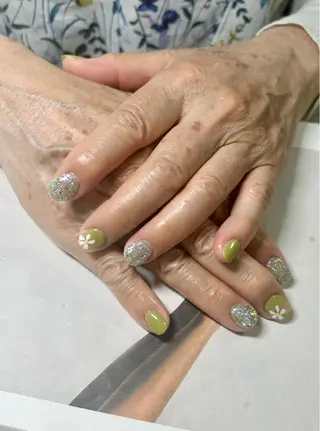 ネイル コウ ヨウのネイルデザイン