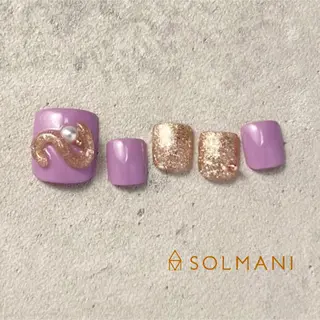 ネイル SOLMANI 予約担当のネイルデザイン