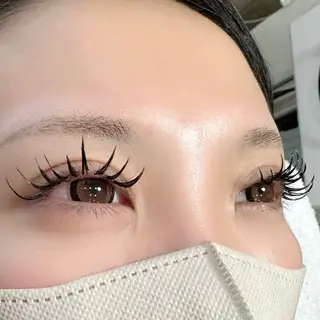 マツエク・マツパ まつげ屋さんLAPU所属・まつげ屋さんLAPU AYAKAのマツエク・マツパデザイン