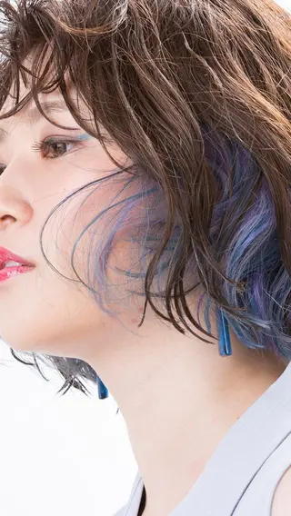 ショート graxi'    グラシー所属・ブリーチ/ハイトーン SERINAのヘアスタイル