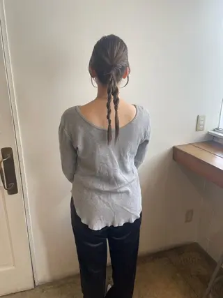 ロング ヘアアレンジ MIOベージュカラー 柔らかいカラーのヘアスタイル