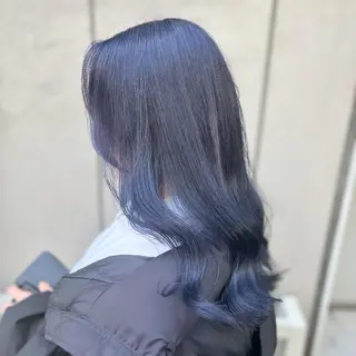 ロング カラー 🩵色落ち可愛い 寒色カラー🩵のヘアスタイル