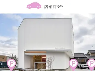 CALMIA.,eyelash • eyebrow • wax 2F所属・前田 菜美のネイルデザイン