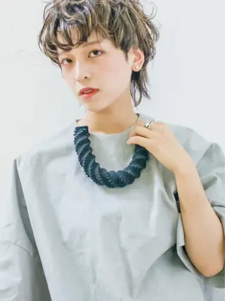 ショート nuu所属・💜ショート💜 ウルフ、ボブ二色亜美のヘアスタイル