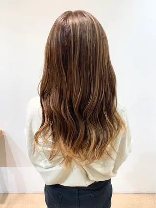 ロング カラー 細沼 葵のヘアスタイル