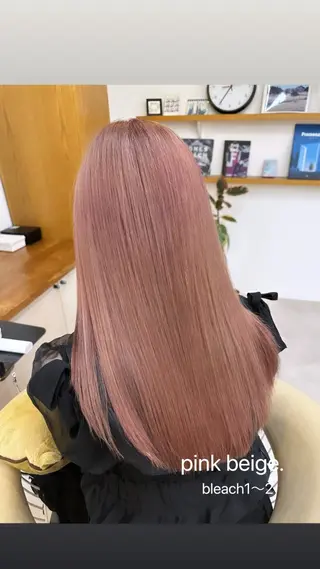 カラー リンダ所属・ベージュ/顔周り カット/スズキのヘアスタイル