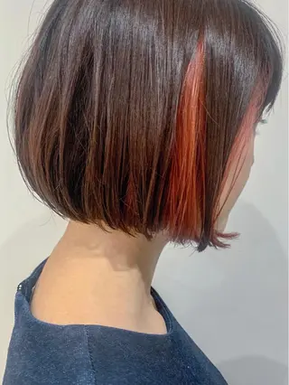 カラー nuu所属・💜ショート💜 ウルフ、ボブ二色亜美のヘアスタイル