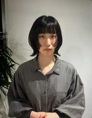 ミディアム イシザワ ユミのヘアスタイル